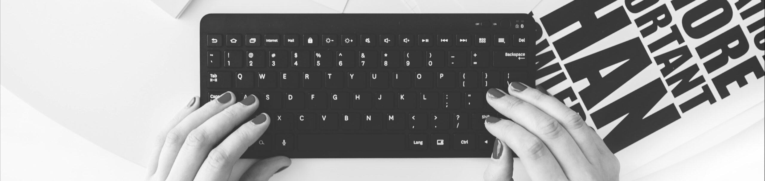 ¿Qué es y cuál es la importancia de la narrativa transmedia digital?